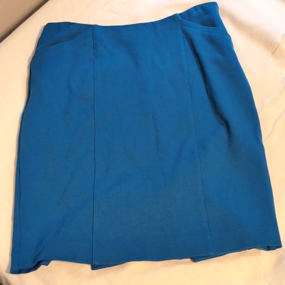 Cabi Sigourney Pencil Skirt - Picture 4 of 9